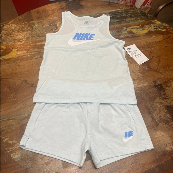 NWT Nike Youth Girls 2 Piece Short Set - Picture 1 of 7
